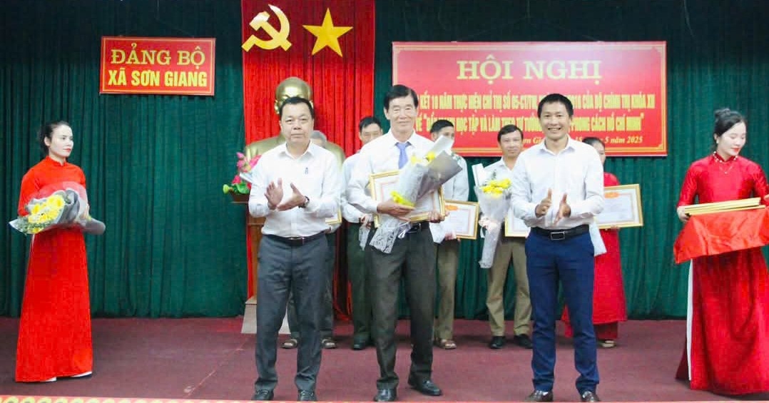 Vinh danh điển hình tiêu biểu “Học tập và làm theo tư tưởng, đạo đức, phong cách Hồ Chí Minh”