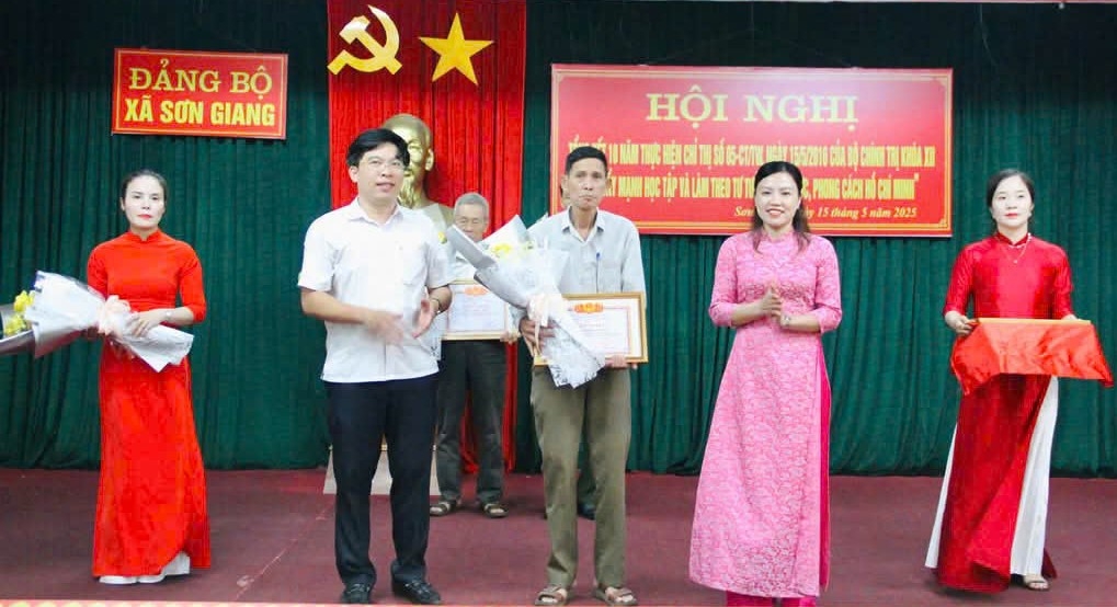 Vinh danh điển hình tiêu biểu “Học tập và làm theo tư tưởng, đạo đức, phong cách Hồ Chí Minh”