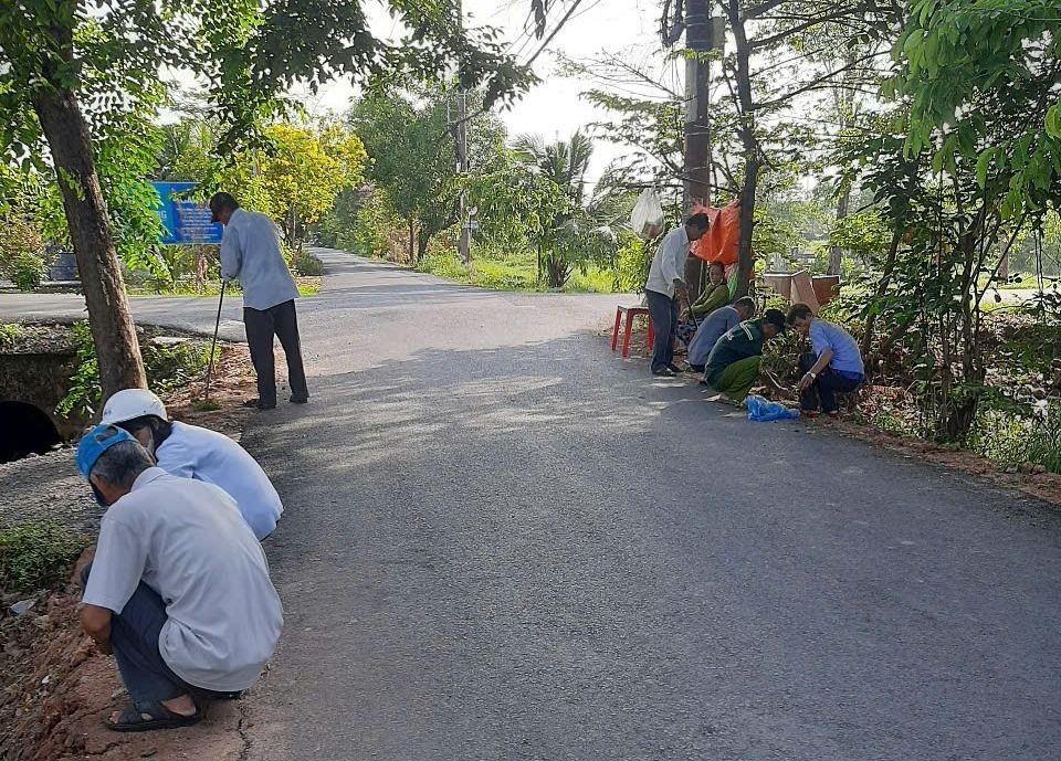 Trồng cây chào mừng kỷ niệm 135 năm ngày sinh Chủ tịch Hồ Chí Minh