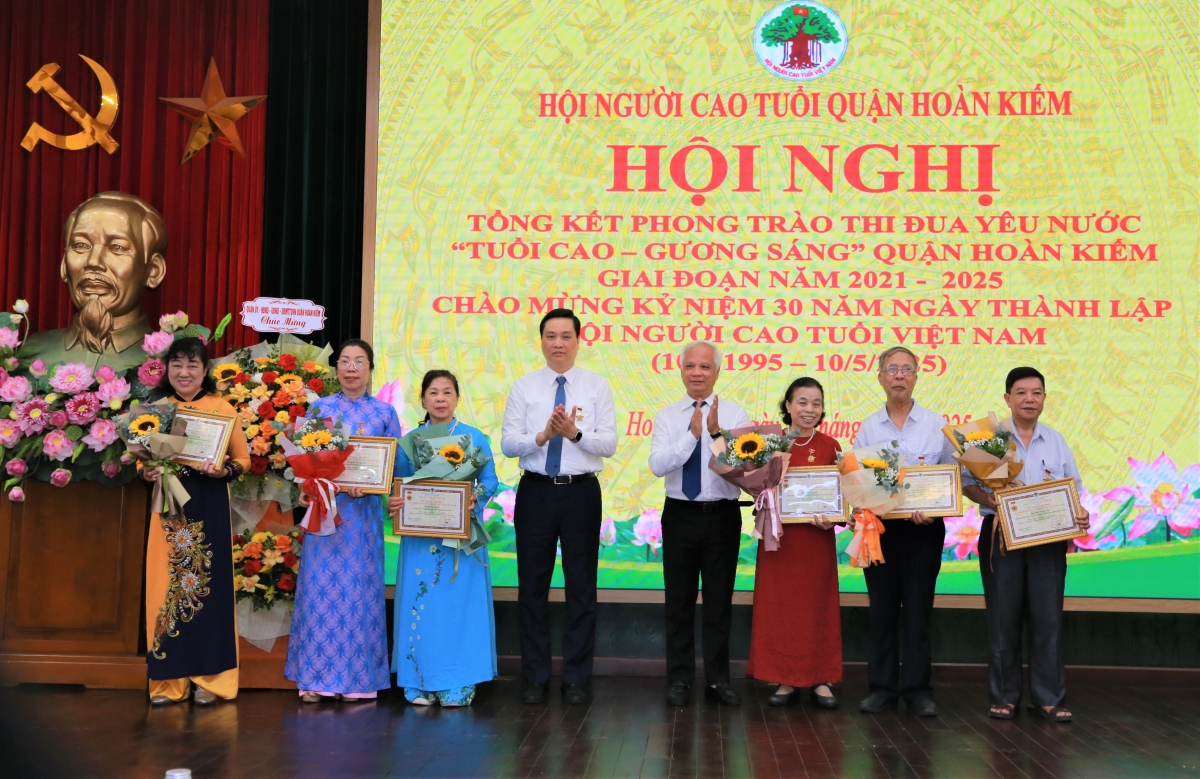 Đẩy mạnh phong trào “Tuổi cao - Gương sáng” trong giai đoạn mới