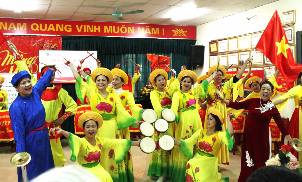 Một buổi sinh hoạt của CLB Liên thế hệ tự giúp nhau