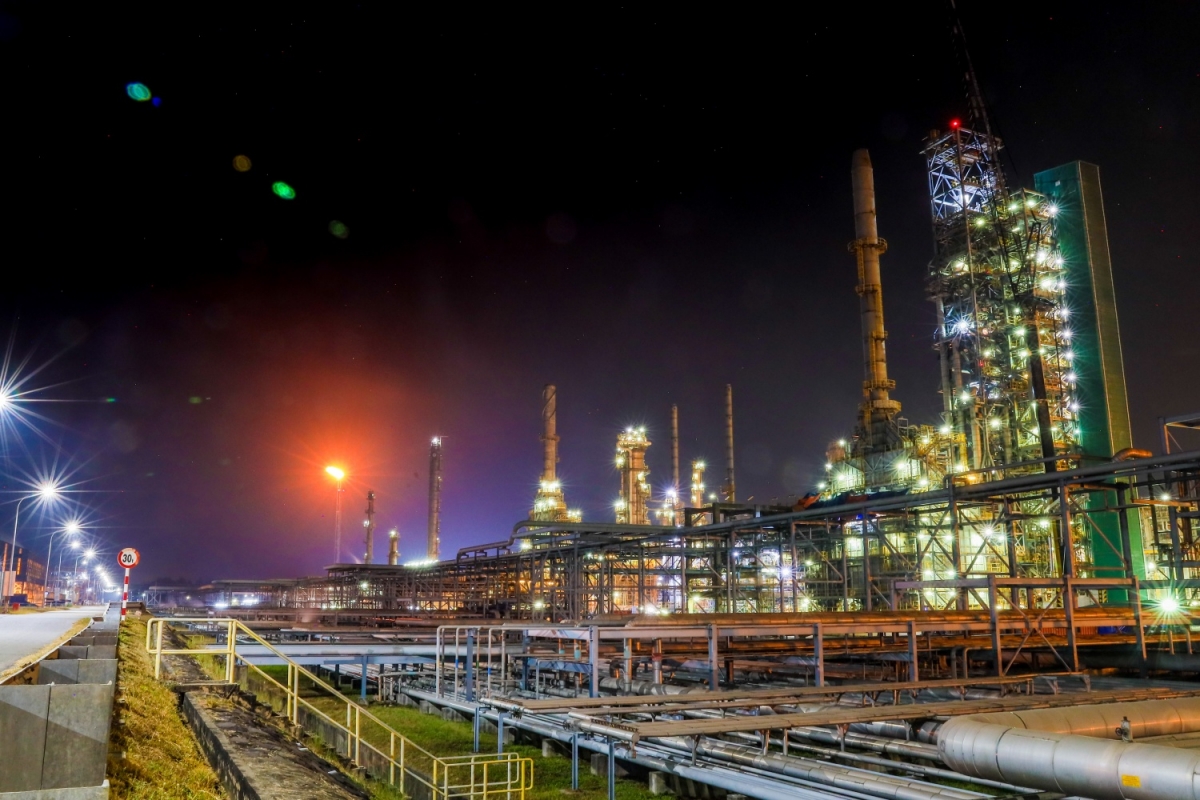 Nhà máy lọc dầu Dung Quất góp phần đảm bảo an ninh quốc phòng