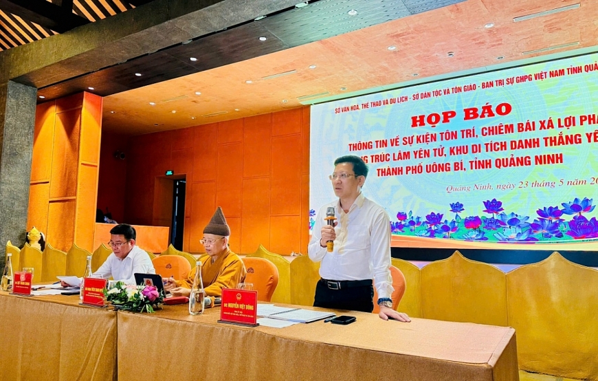 Ông Nguyễn Việt Dũng, Giám đốc Sở Văn hóa - Thể thao và Du lịch tỉnh Quảng Ninh phát biểu tại buổi họp báo.