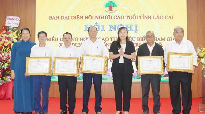 Người cao tuổi tỉnh Lào Cai luôn nêu cao tinh thần “Tuổi cao - Gương sáng”