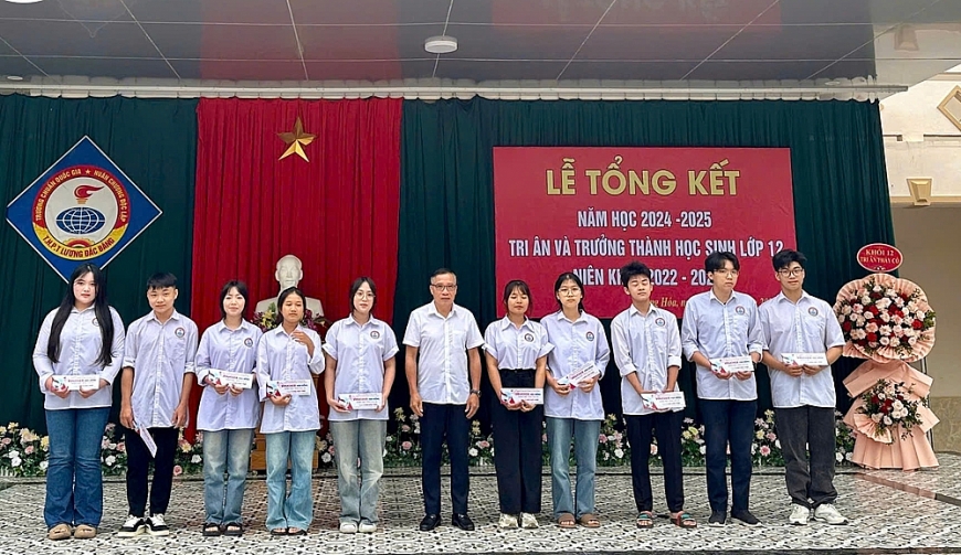 THT Education trao 40 suất học bổng khóa học tiếng Đức B1 cho học sinh Thanh Hóa