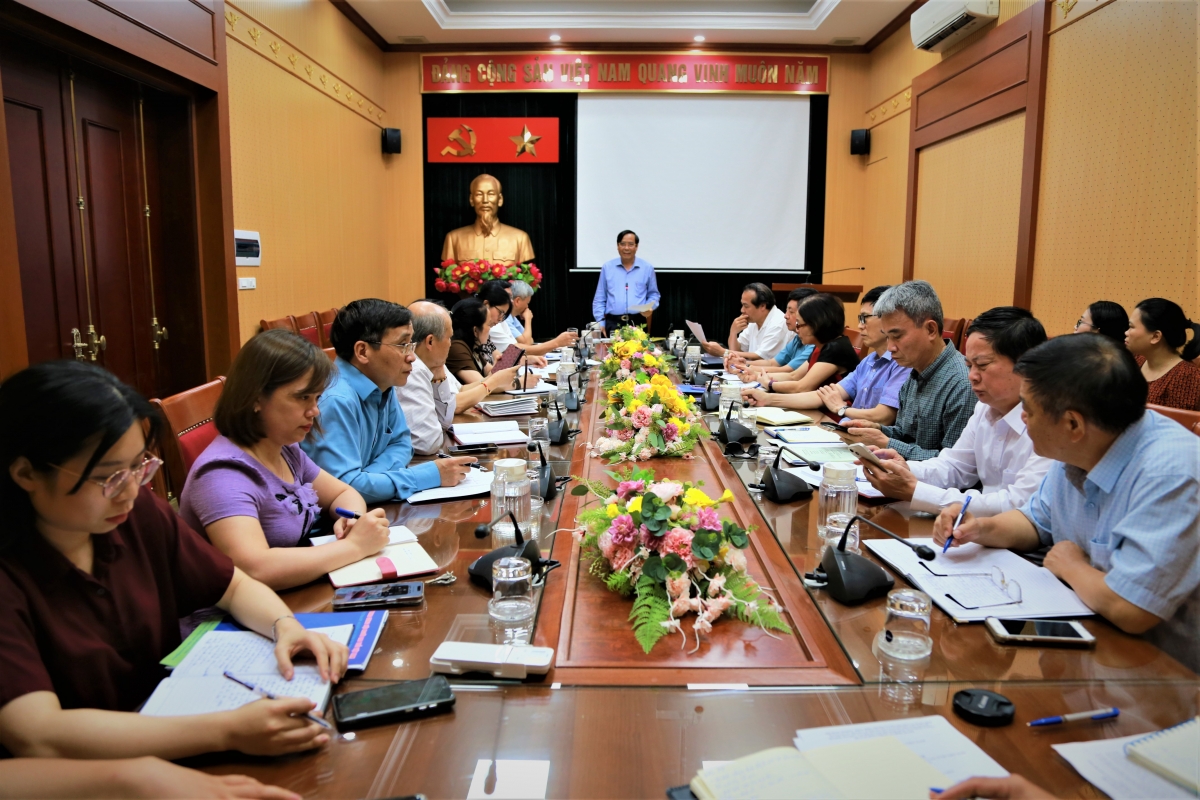 Chủ tịch Nguyễn Thanh Bình chủ trì cuộc họp