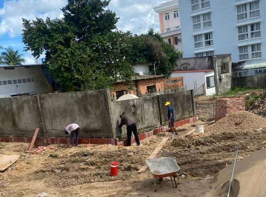 Yêu cầu dừng thi công xây dựng, đợi phán quyết của Toà án