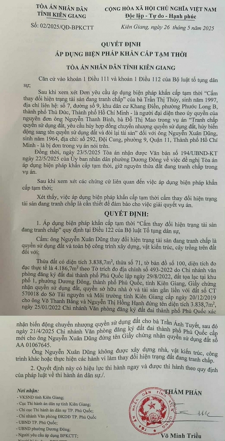 Yêu cầu dừng thi công xây dựng, đợi phán quyết của Toà án
