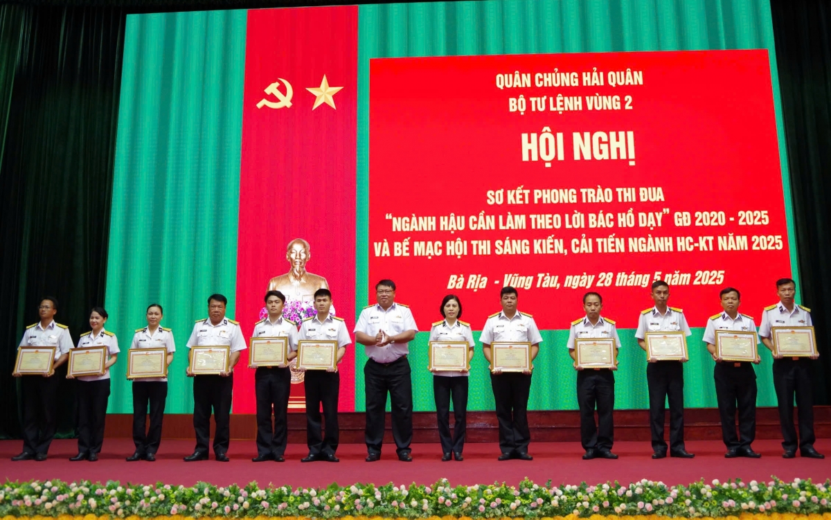 Vùng 2 Hải quân sơ kết phong trào thi đua “Ngành Hậu cần Quân đội làm theo lời Bác Hồ dạy”
