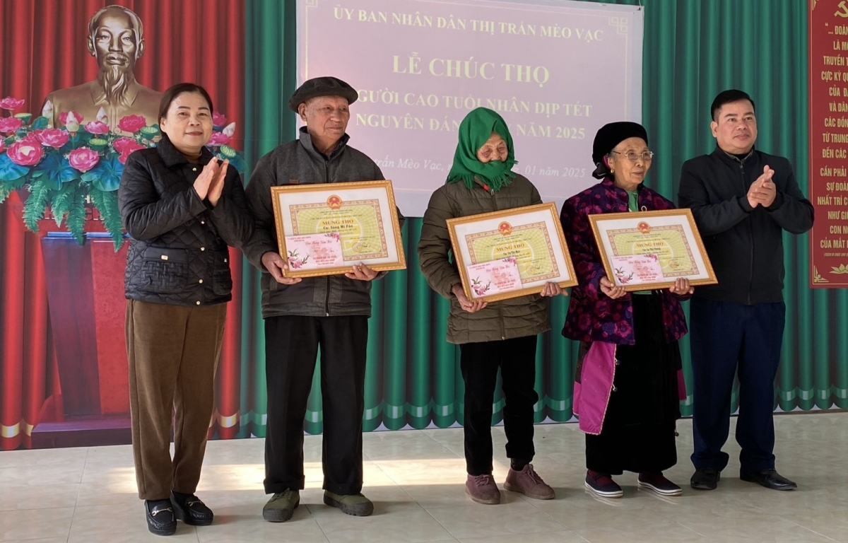 Người cao tuổi luôn gương mẫu trong đi đầu trong các phong trào thi đua