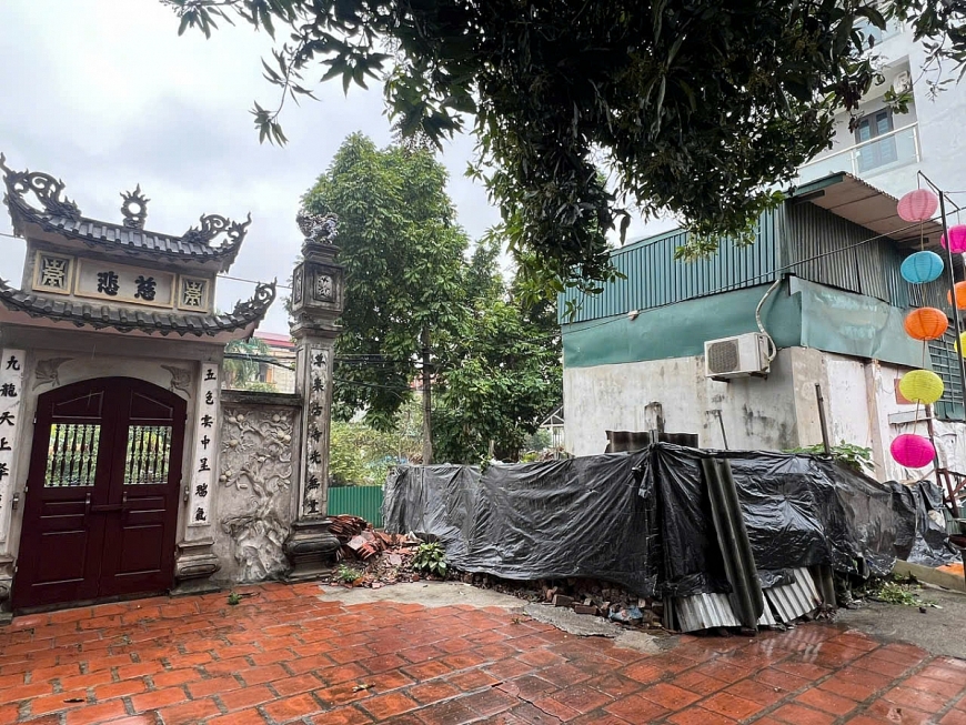 Khu vực tam quan chùa Linh Thông không thể xây kín vì bị lấn chiếm nhiều năm.  2. 