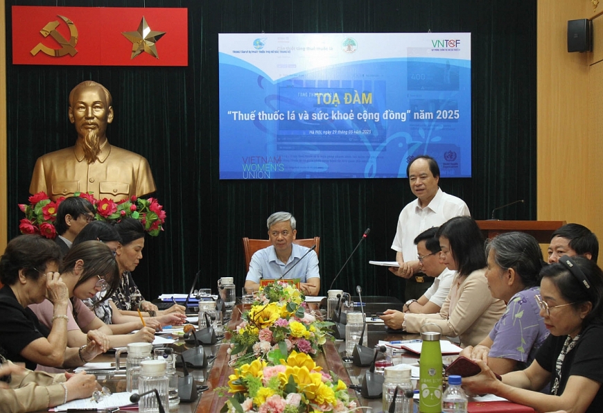 TS Trương Xuân Cừ, Phó Chủ tịch Thường trực Hội NCT Việt Nam phát biểu.