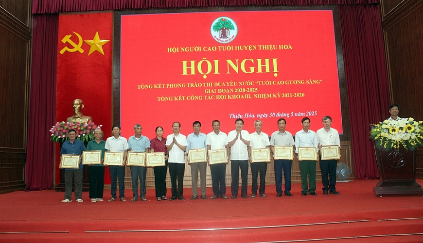 Biểu dương NCT trong phong trào thi đua ‘Tuổi cao - gương sáng’ giai đoạn 2021-2025