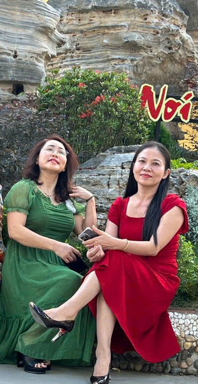 Đi họp lớp tuổi về già nhớ thời học trò ngây thơ trong trắng