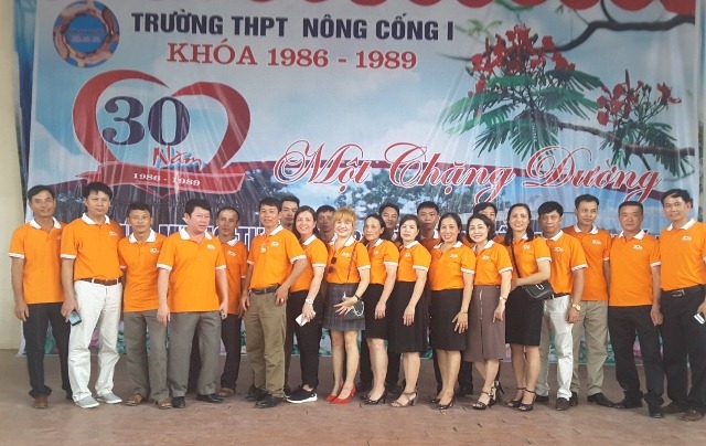 Đi họp lớp tuổi về già nhớ thời học trò ngây thơ trong trắng