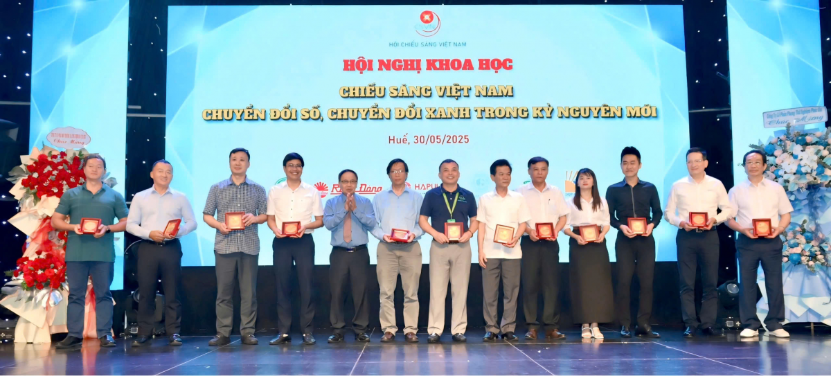 Hội Chiếu sáng Việt Nam: Chuyển đổi số, chuyển đổi xanh trong kỷ nguyên vươn mình