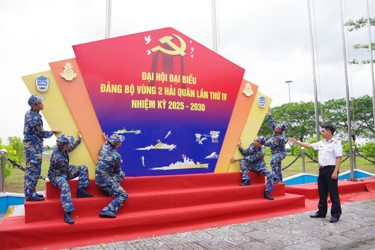 Rộn ràng khí thế thi đua chào mừng Đại hội Đảng bộ Vùng 2 Hải quân lần thứ IV
