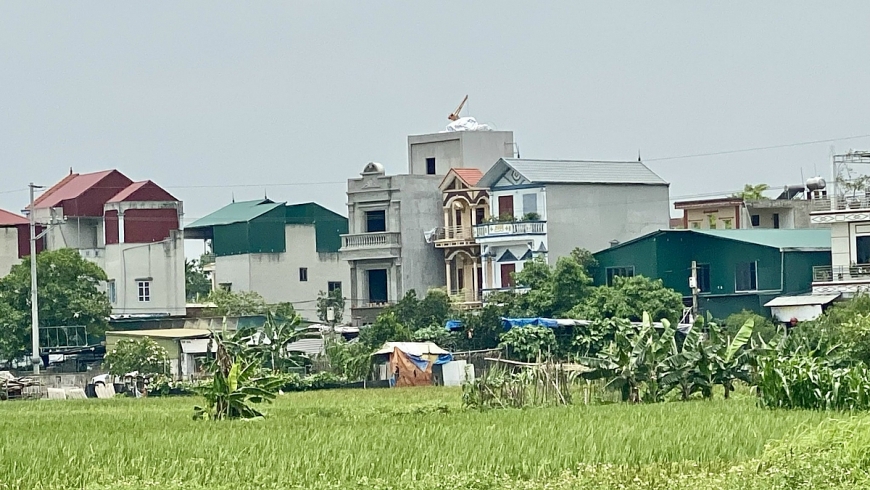 “Tràn lan” tình trạng xây dựng nhà, xưởng trên đất nông nghiệp