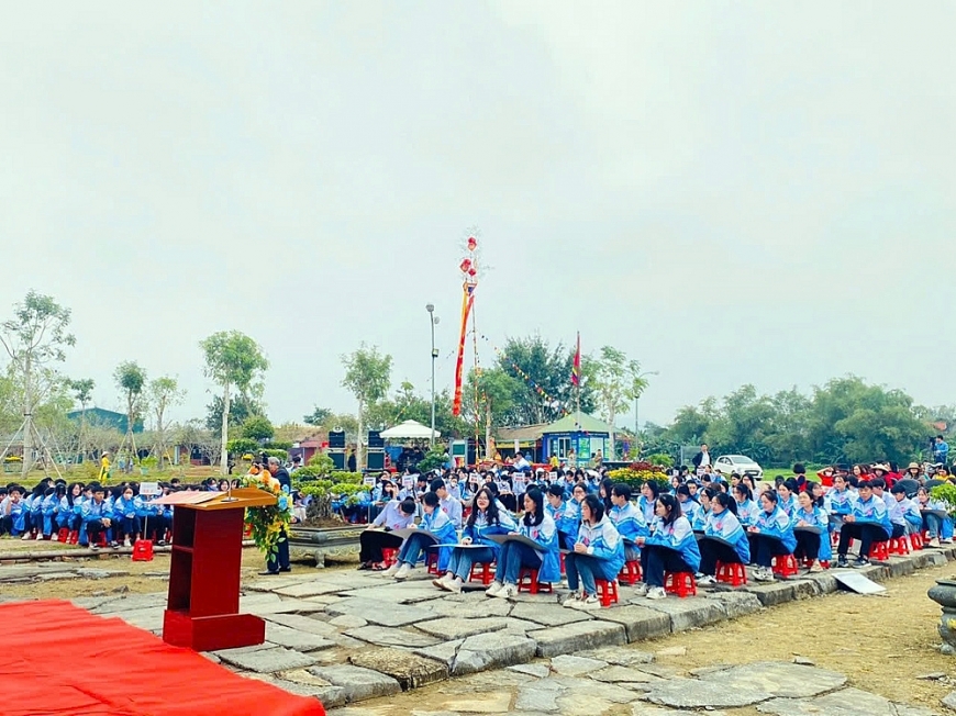 Tổ chức cuộc thi Rung chuông vàng ở Di sản Thành nhà Hồ