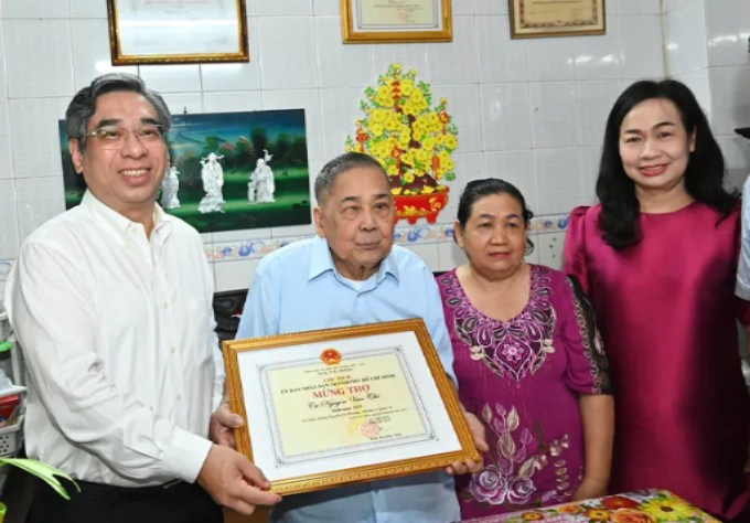 Đảng bộ và chính quyền TP Hồ Chí Minh luôn quan tâm, chăm lo đời sống vật chất, tinh thần cho NCT