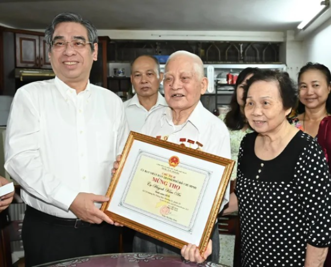 Đảng bộ và chính quyền TP Hồ Chí Minh luôn quan tâm, chăm lo đời sống vật chất, tinh thần cho NCT