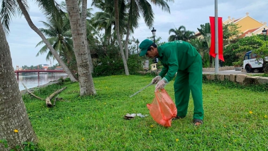 Người cao tuổi Hội An góp phần giữ cho di sản thêm xanh