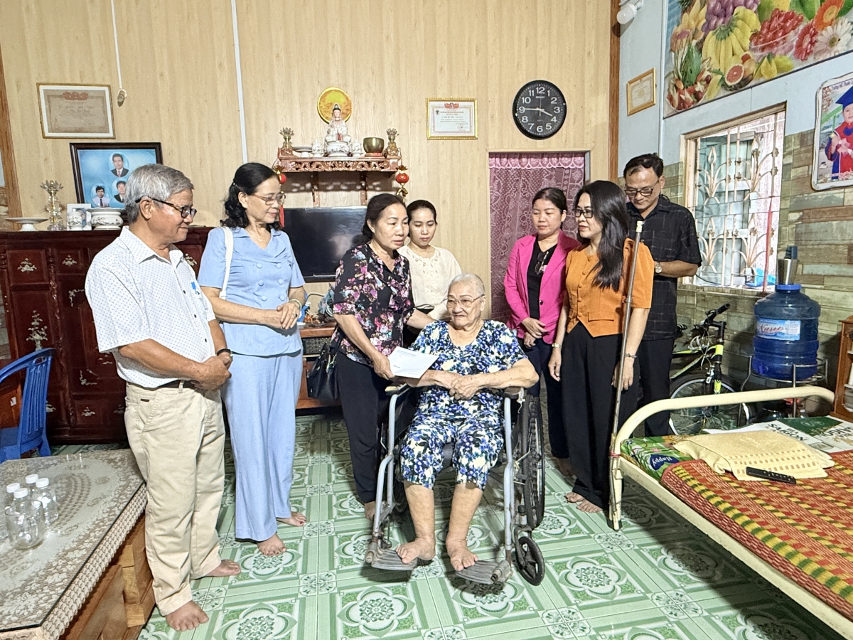 Nhiều hoạt động chăm sóc người cao tuổi nhân Ngày Truyền thống NCT Việt Nam