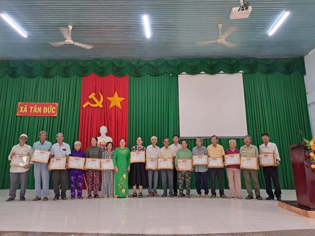 Nhiều hoạt động chăm sóc người cao tuổi nhân Ngày Truyền thống NCT Việt Nam