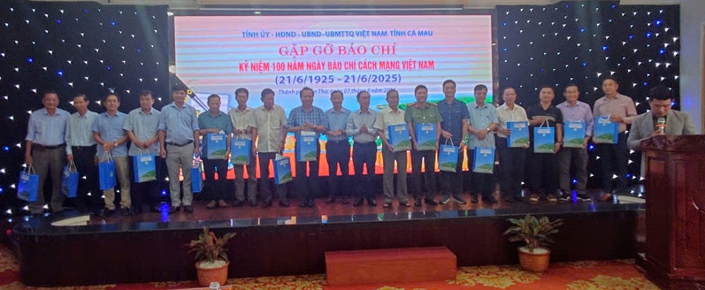 Cà Mau: Gặp mặt các cơ quan báo chí nhân kỷ niệm 100 năm Báo chí cách mạng Việt Nam