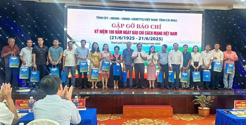 Cà Mau: Gặp mặt các cơ quan báo chí nhân kỷ niệm 100 năm Báo chí cách mạng Việt Nam