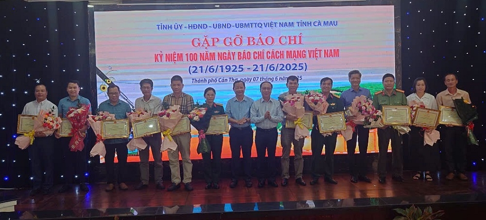 Cà Mau: Gặp mặt các cơ quan báo chí nhân kỷ niệm 100 năm Báo chí cách mạng Việt Nam