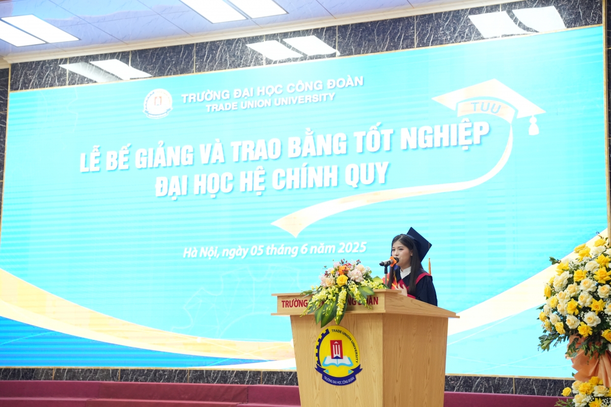 Tổ chức lễ bế giảng và trao bằng tốt nghiệp Đại học hệ chính quy năm 2025