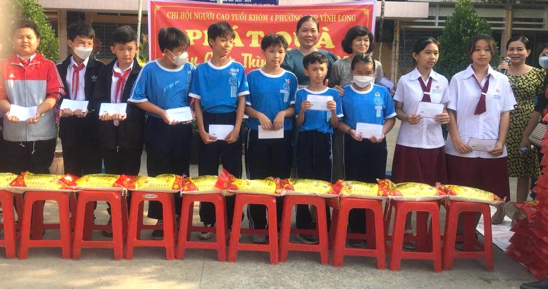 Tỉnh Vĩnh Long: Phát huy tốt vai trò NCT trong các phong trào thi đua yêu nước