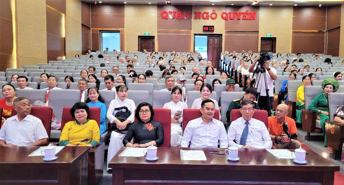 Các đại biểu tham dự Liên hoan