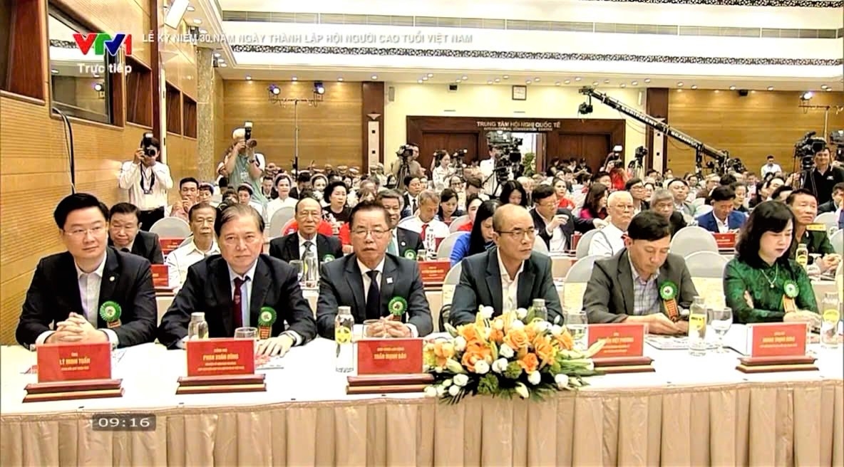 Anh hùng Lao động Trần Mạnh Báo: Dày công “gieo hạt” và gặt hái “mùa vàng”