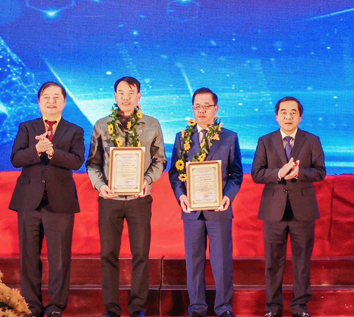 Anh hùng Lao động Trần Mạnh Báo: Dày công “gieo hạt” và gặt hái “mùa vàng”