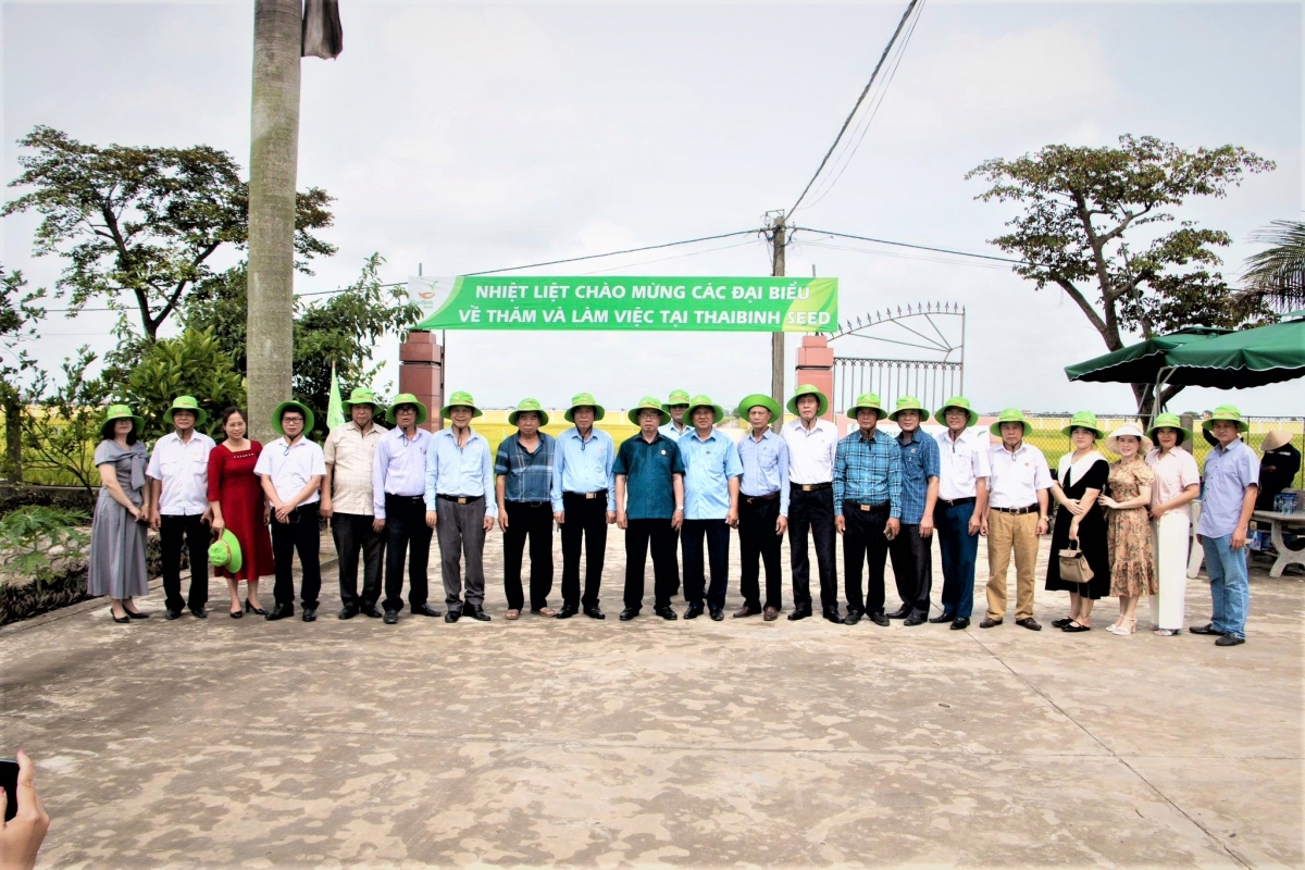 Anh hùng Lao động Trần Mạnh Báo: Dày công “gieo hạt” và gặt hái “mùa vàng”