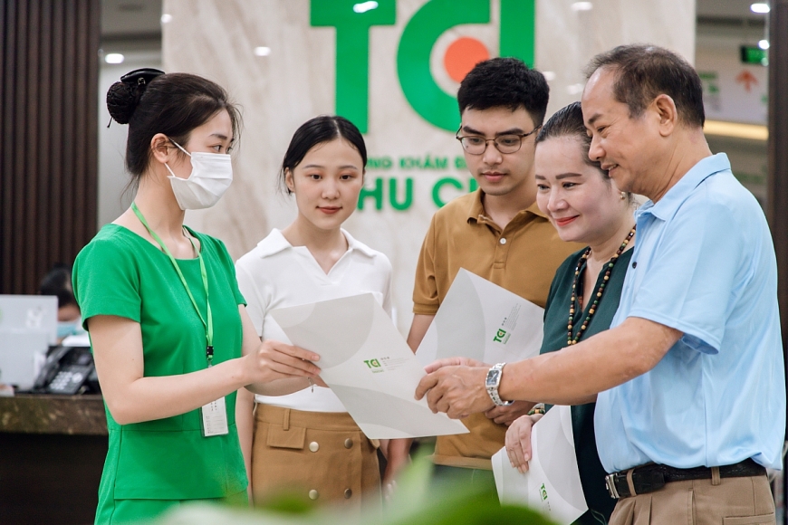 Luôn chủ động bảo vệ sức khỏe cho bản thân và gia đình. Ảnh: TCI 