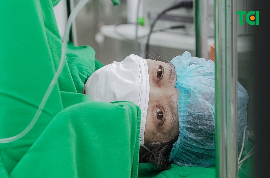 Tán sỏi nội soi ống mềm không mổ, giúp người bệnh thoát sỏi nhẹ nhàng (Ảnh: TCI).