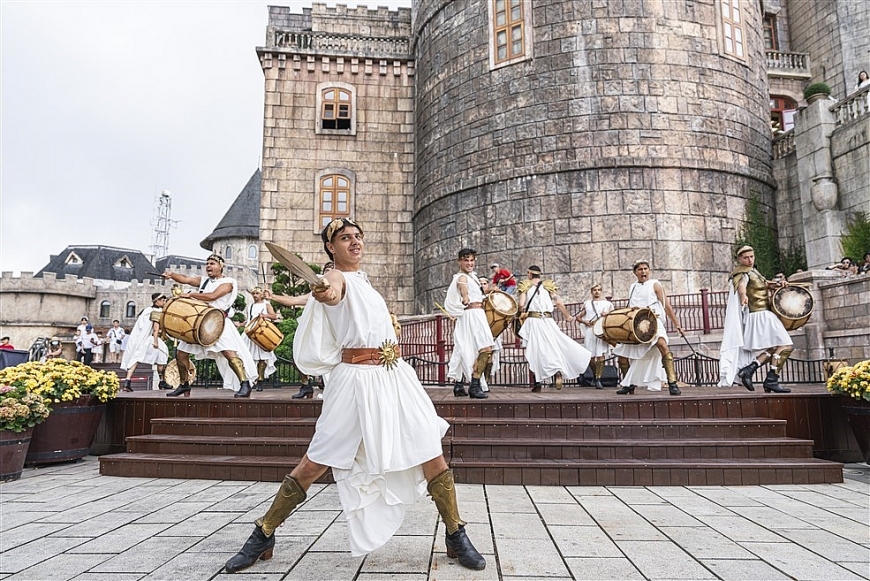 Du khách phấn khích với chuỗi show mới tại Bà Nà