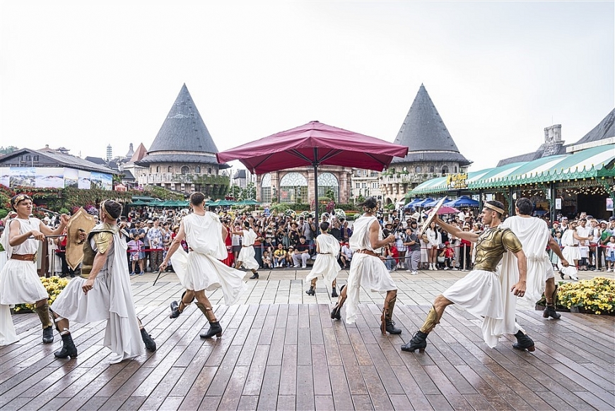 Du khách phấn khích với chuỗi show mới tại Bà Nà