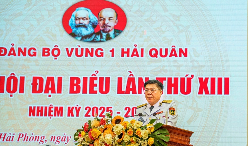   Chuẩn đô đốc Phạm Mạnh Tuấn, Phó tư lệnh Quân chủng phát biểu chỉ đạo đại hội