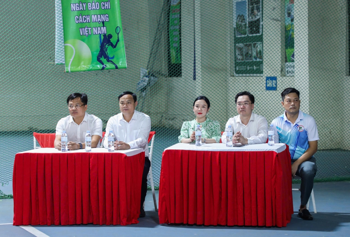 Khai mạc Giải Tennis Báo chí Nghệ An lần thứ 7