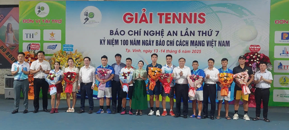 Khai mạc Giải Tennis Báo chí Nghệ An lần thứ 7