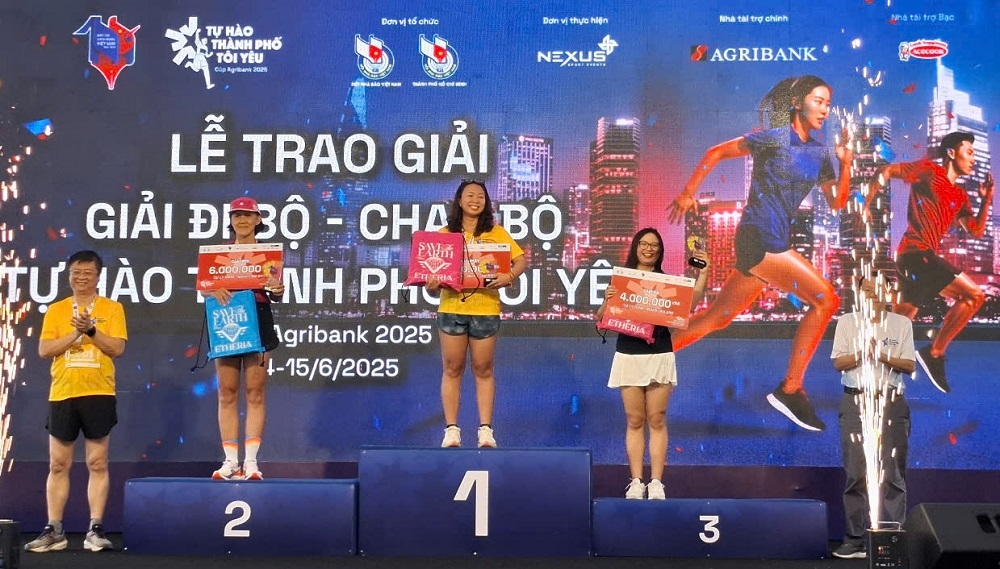 Xác lập kỷ lục Việt Nam giải chạy có nhiều nhà báo tham gia