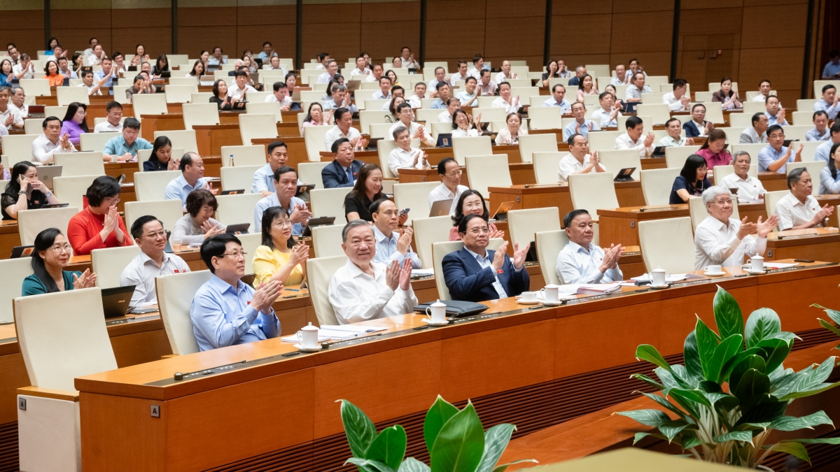 Chính thức thông qua Nghị quyết sửa đổi, bổ sung một số điều Hiến pháp năm 2013