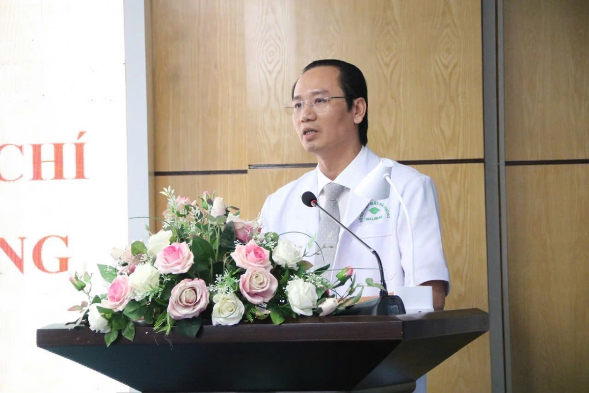 Khám mắt miễn phí cho hàng trăm phóng viên, nhà báo nhân dịp 21/6