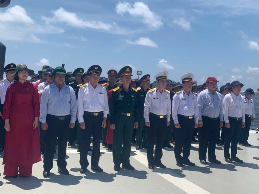 Khắc ghi Trường Sa…