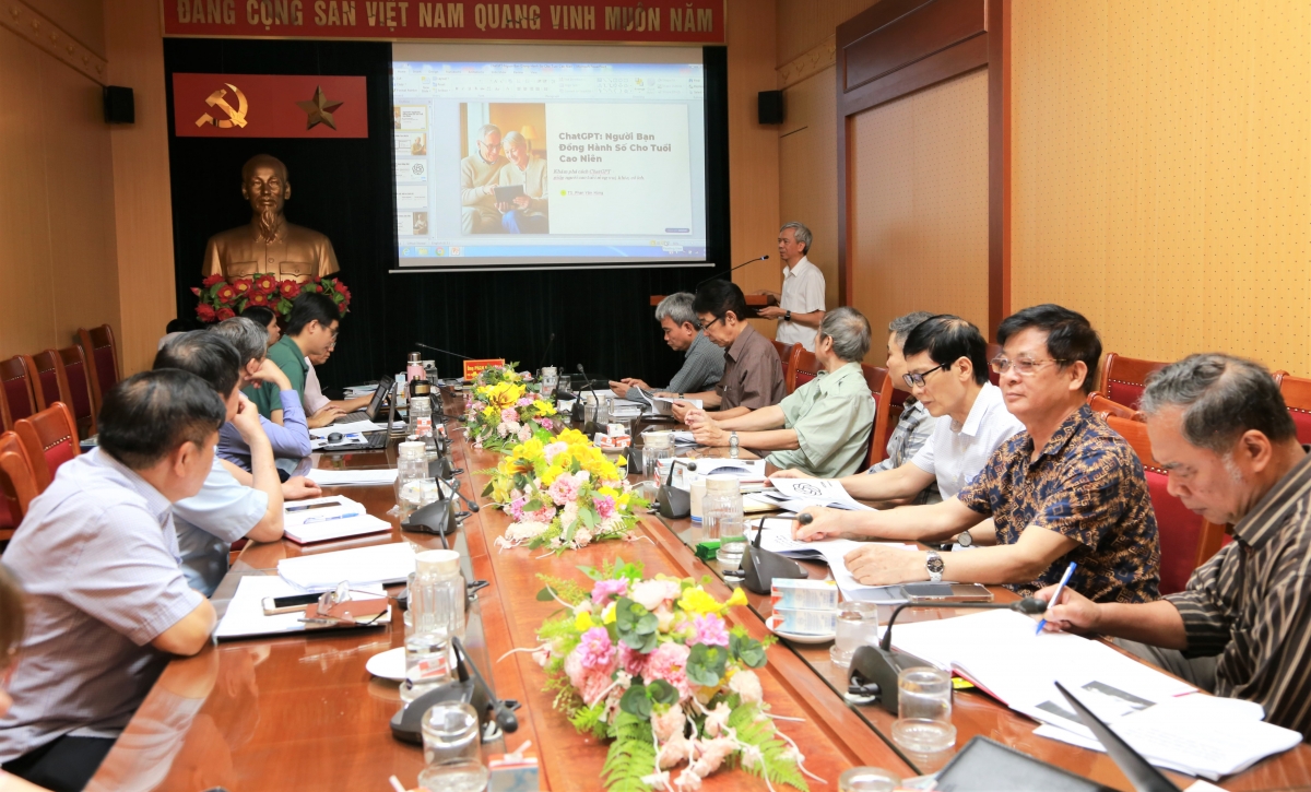 Phó Chủ tịch Phan Văn Hùng hướng dẫn cách sử dụng ChatGPT an toàn, hiệu quả