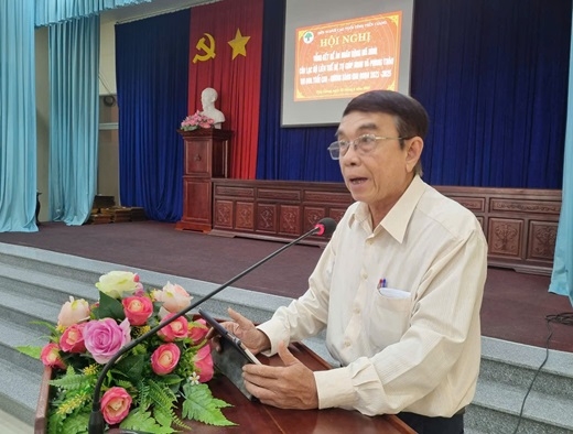 Ông Nguyễn Thanh Lâm, Phó Chủ tịch Hội NCT tỉnh báo cáo kết quả tại Hội nghị